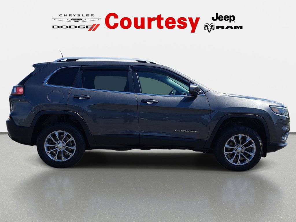 Used 2020 Jeep Cherokee Latitude Plus w/ Cold Weather Group AWD/4WD image 2