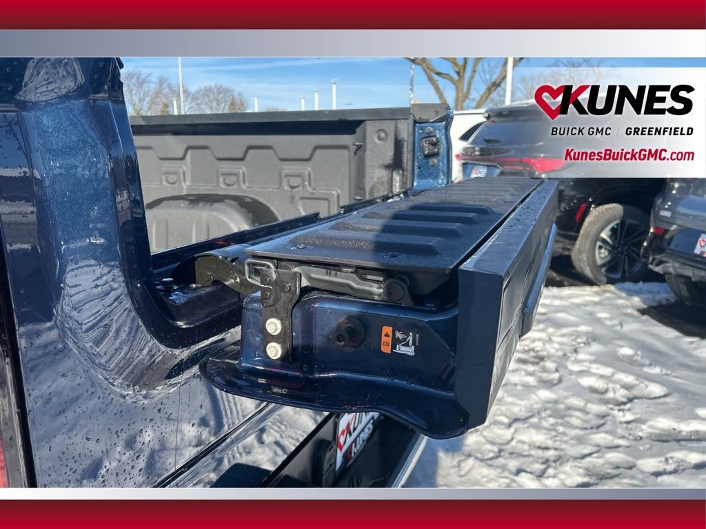 Used 2023 GMC Sierra 1500 SLT w/ SLT Premium Package image 15