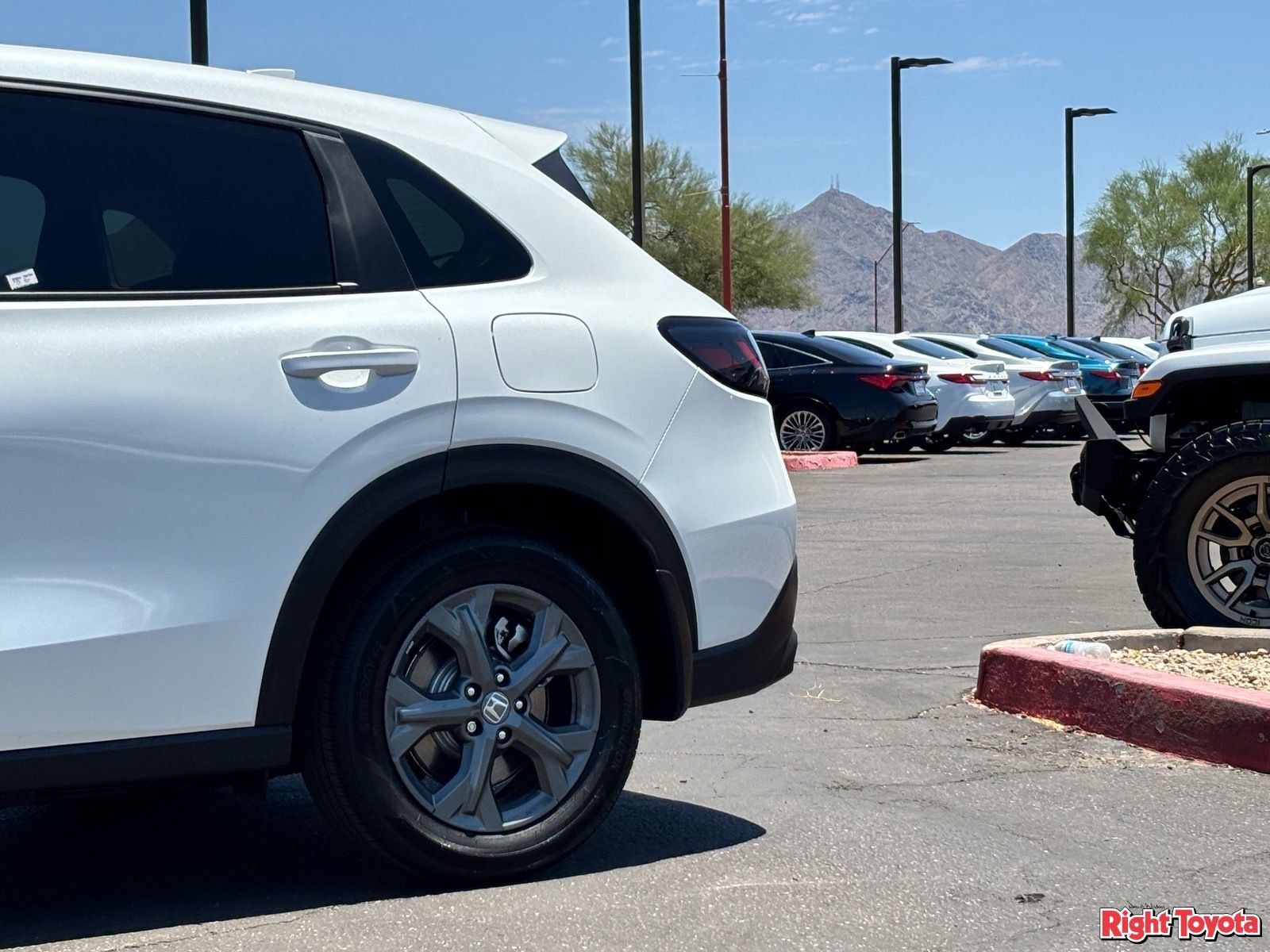 Used 2027 Honda HR-V LX image 10
