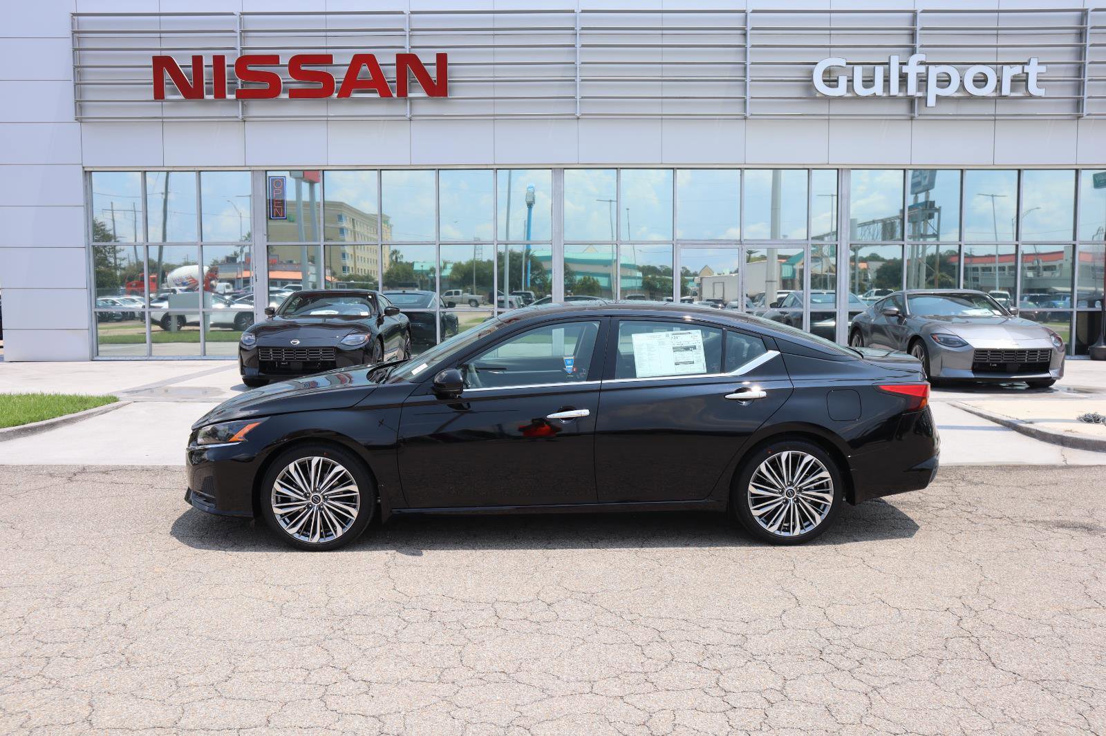 Used 2025 Nissan Altima 2.5 SL FWD image 3