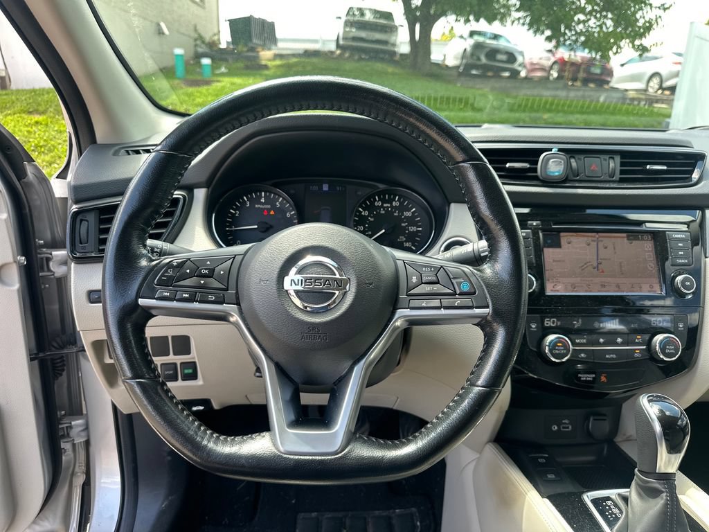 Used 2020 Nissan Rogue Sport SL FWD image 44