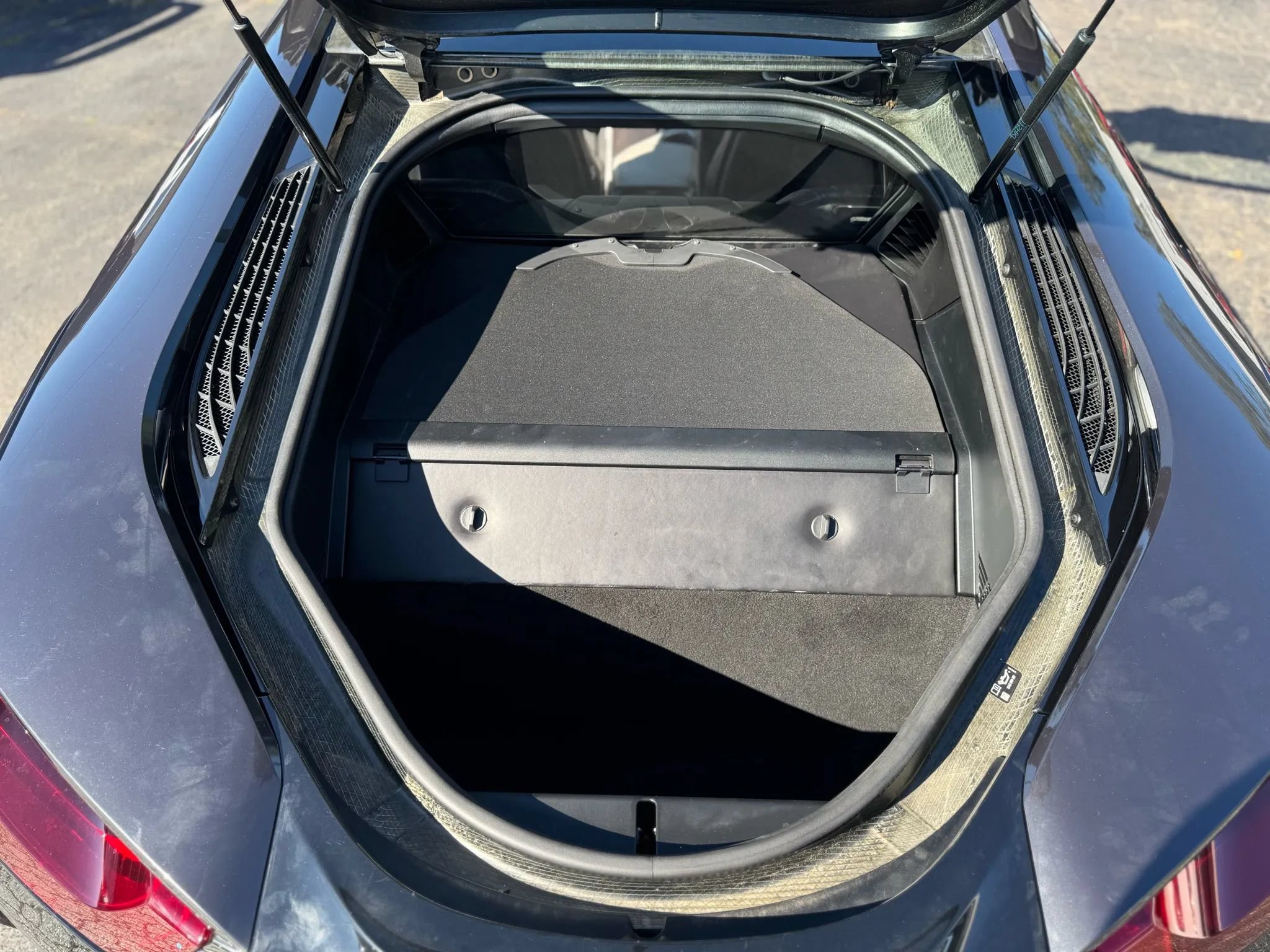 Used 2017 BMW i8 AWD/4WD image 18