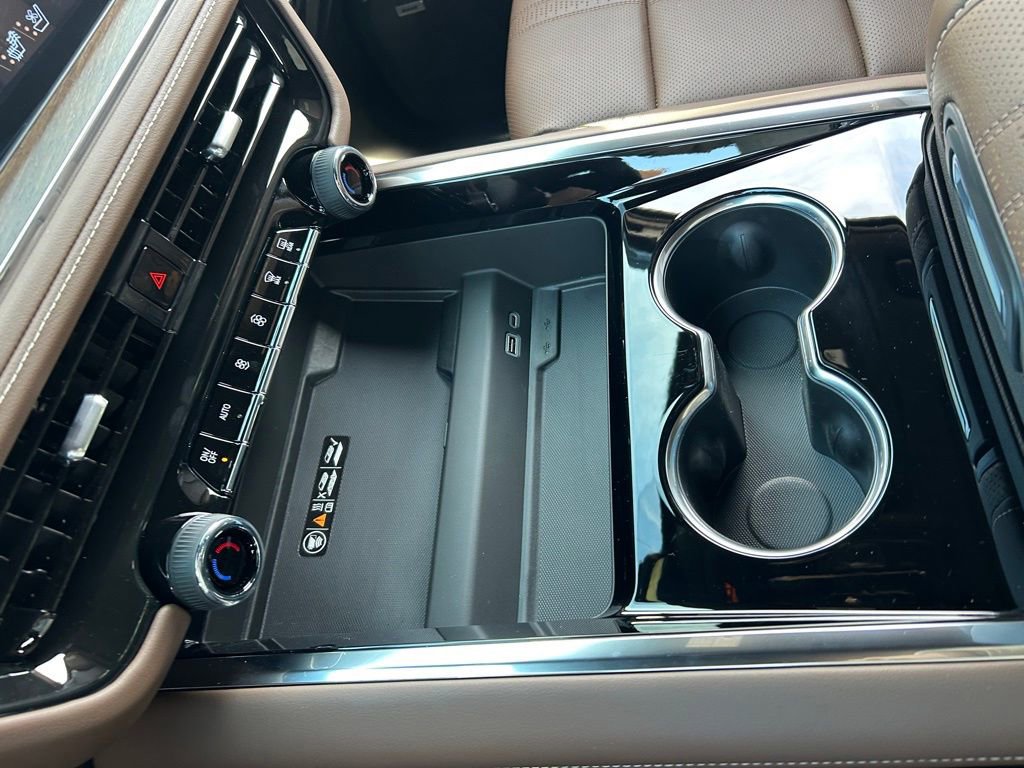 New 2026 Chevrolet Tahoe High Country w/ LPO, Illumination Package image 32