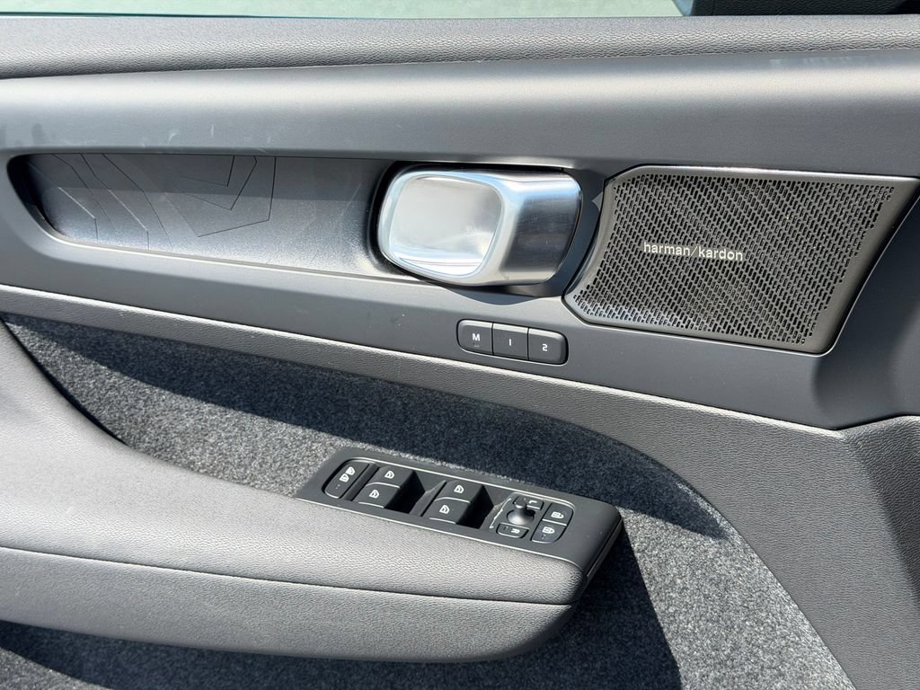Certified 2023 Volvo C40 P8 Recharge Ultimate AWD/4WD image 40