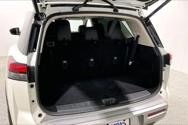 Used 2023 Nissan Pathfinder SL image 40