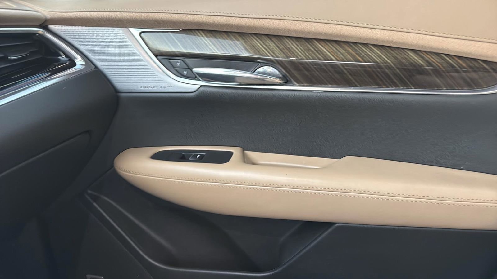 Used 2022 Cadillac XT6 Premium Luxury w/ Platinum Package image 22