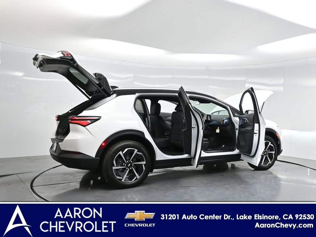 New 2026 Chevrolet Equinox EV LT image 4