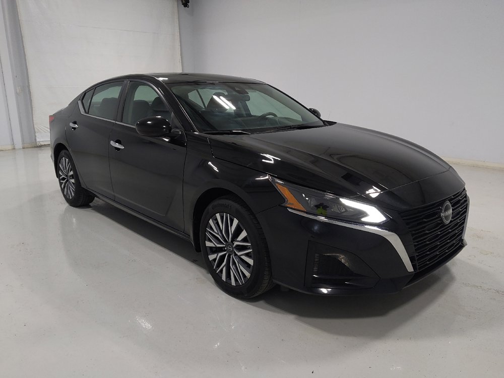 Used 2023 Nissan Altima 2.5 SV w/ SV Premium Package image 13