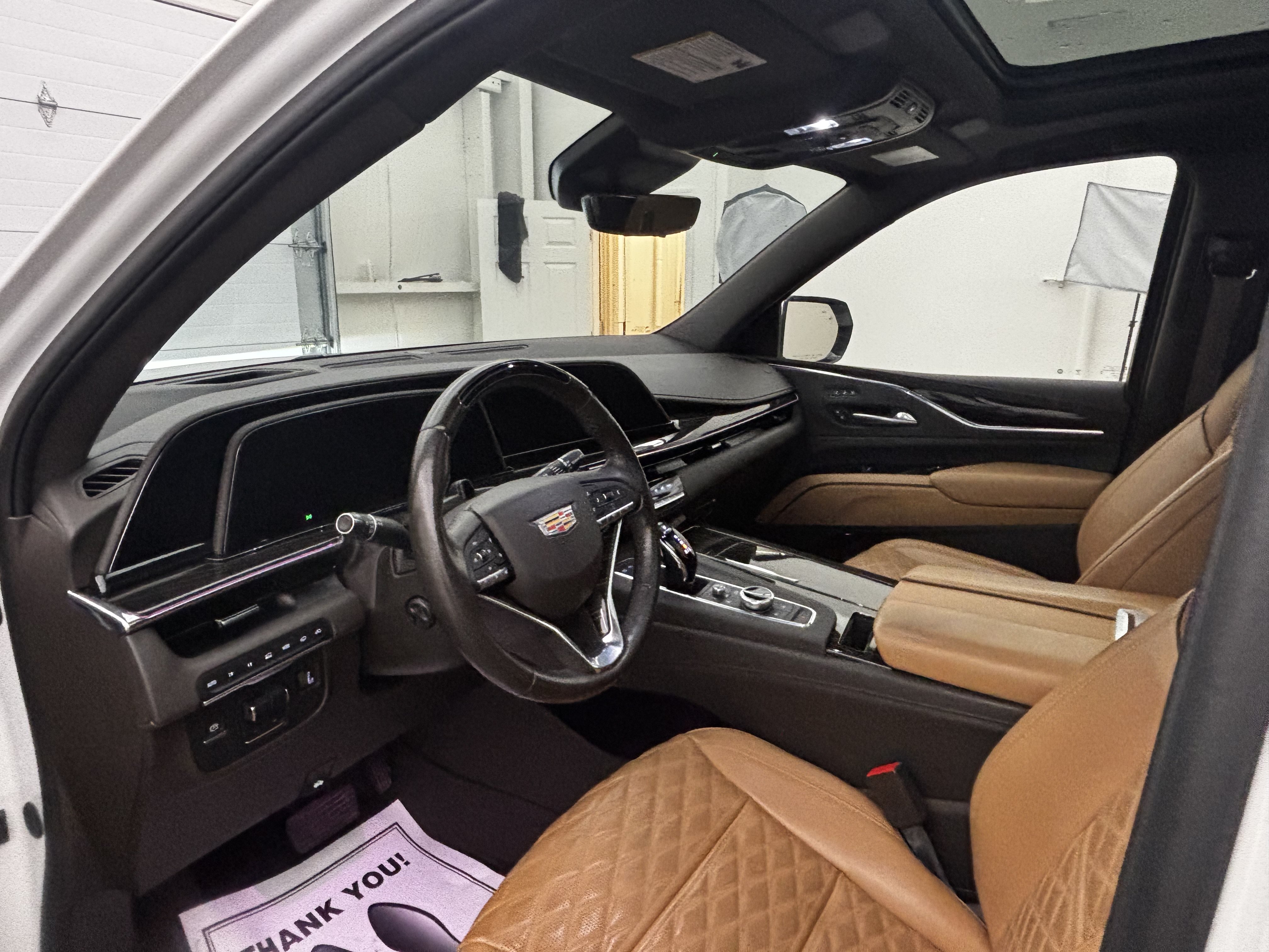 Used 2024 Cadillac Escalade Premium Luxury w/ Performance Package AWD/4WD image 11