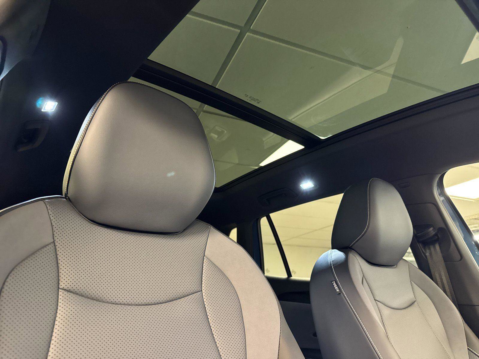 New 2026 Volkswagen Tiguan SE R-Line image 16