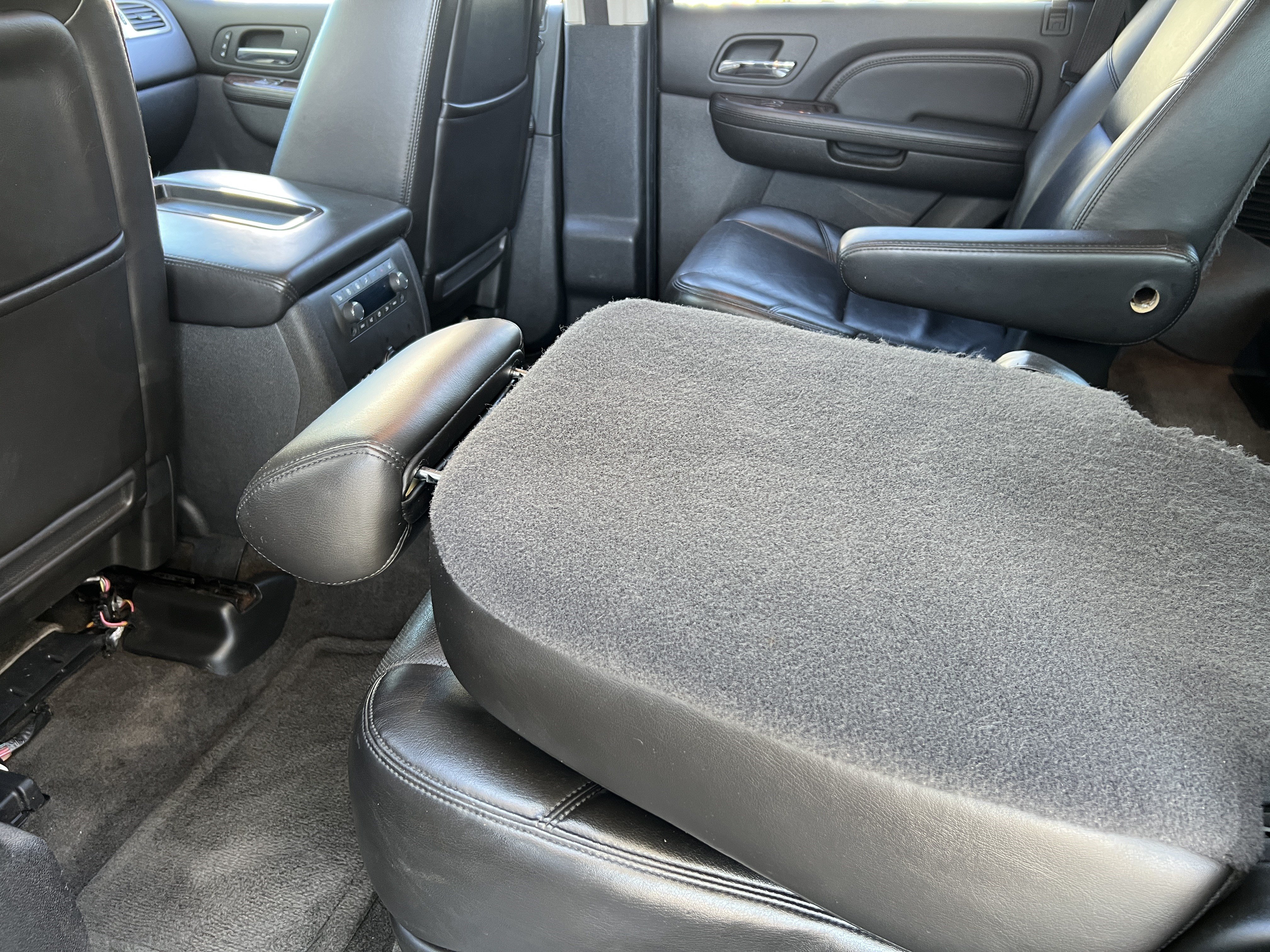Used 2010 GMC Yukon Denali AWD/4WD image 15