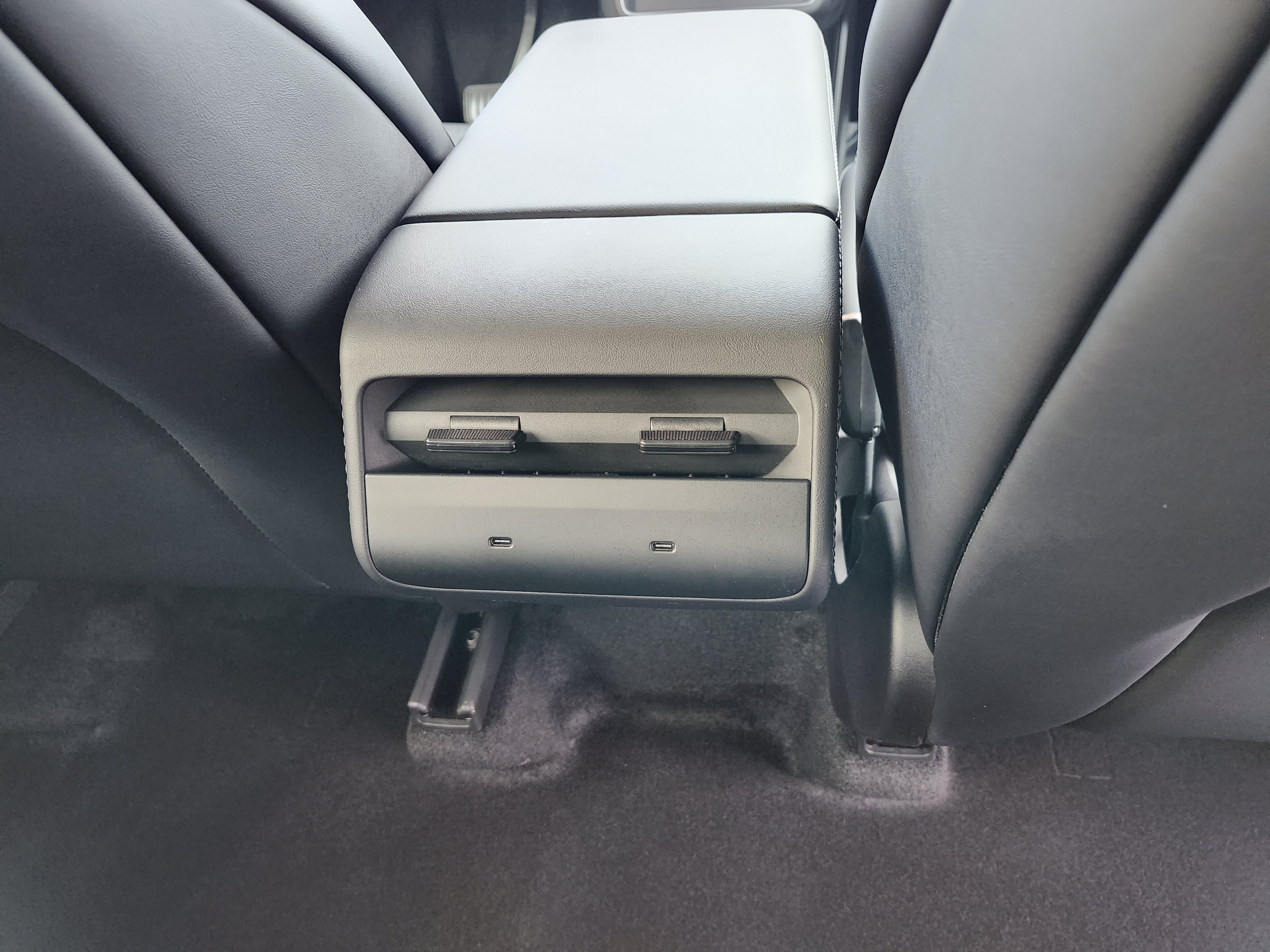 Used 2026 Tesla Model Y AWD image 19