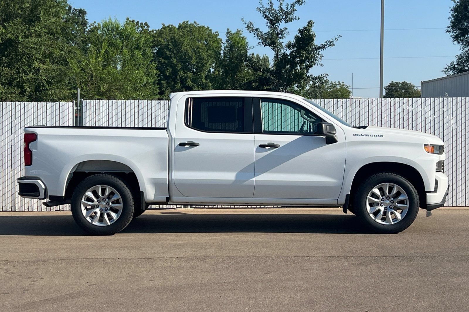 Used 2021 Chevrolet Silverado 1500 Custom RWD image 3