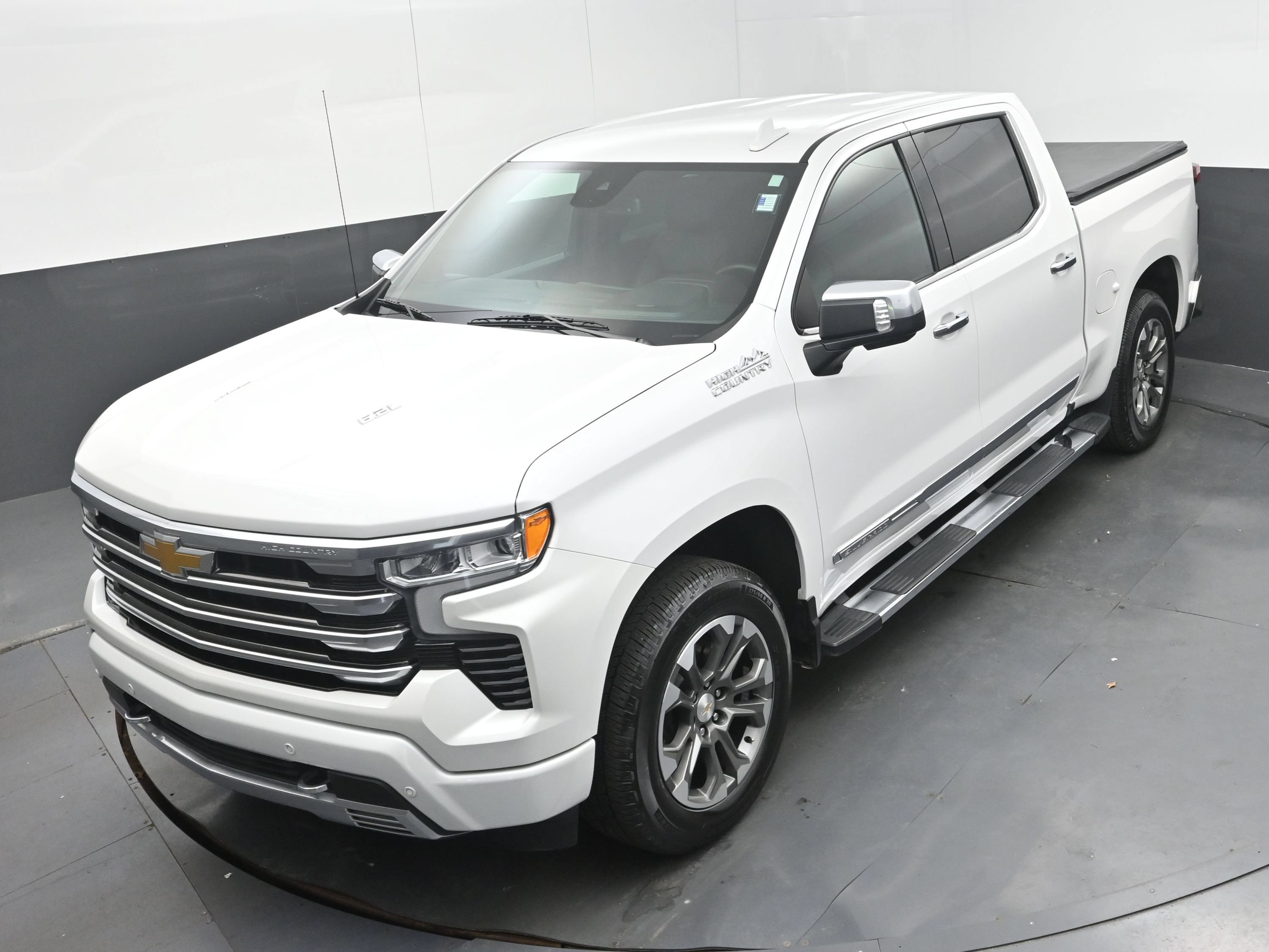 Used 2024 Chevrolet Silverado 1500 High Country w/ Z71 Off-Road Package AWD/4WD image 37