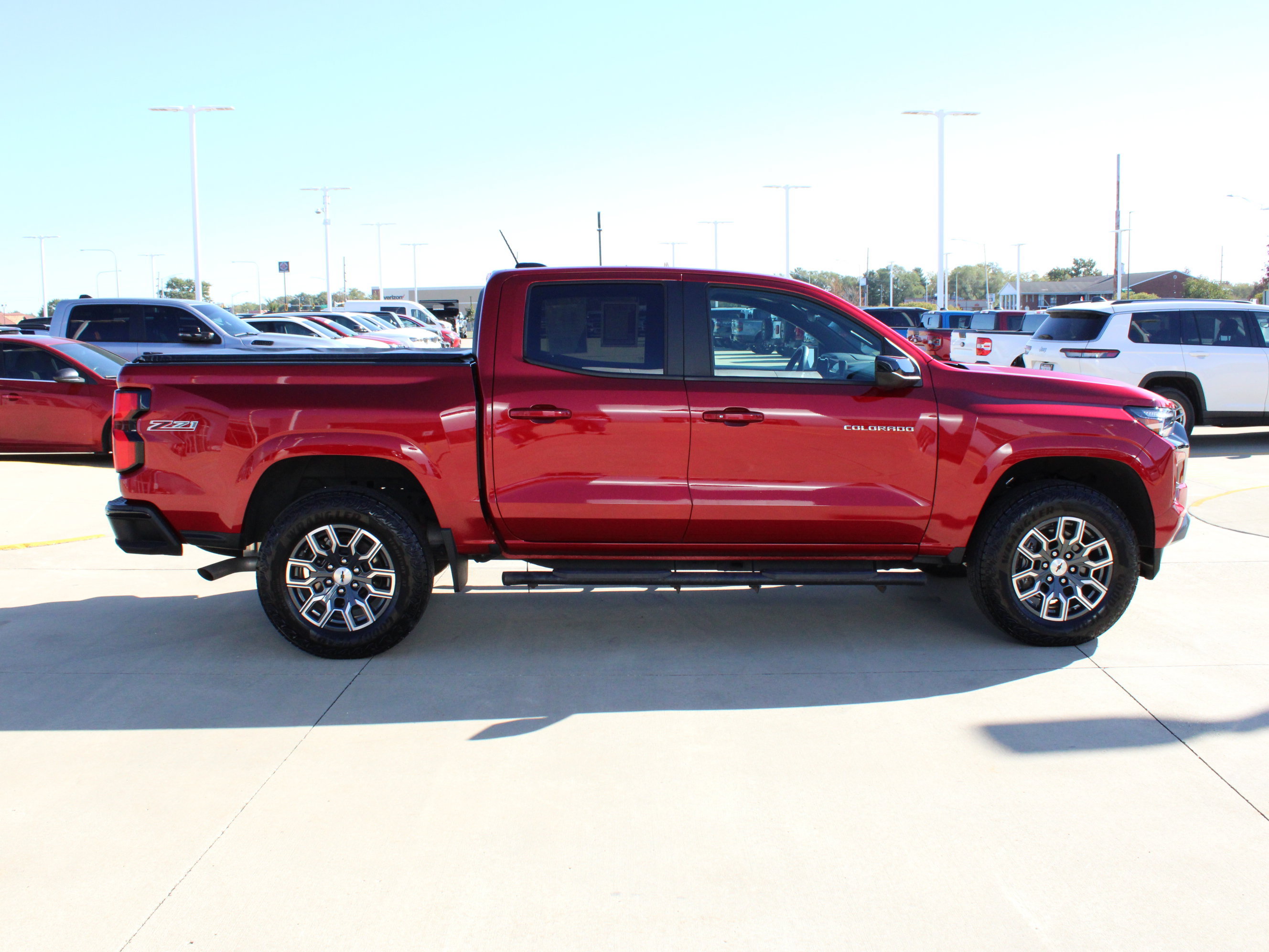 Used 2024 Chevrolet Colorado Z71 w/ Advanced Trailering Package AWD/4WD image 9