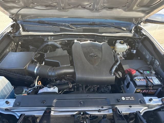 Used 2017 Toyota Tacoma TRD Off-Road w/ Tow Package (A/T) image 31