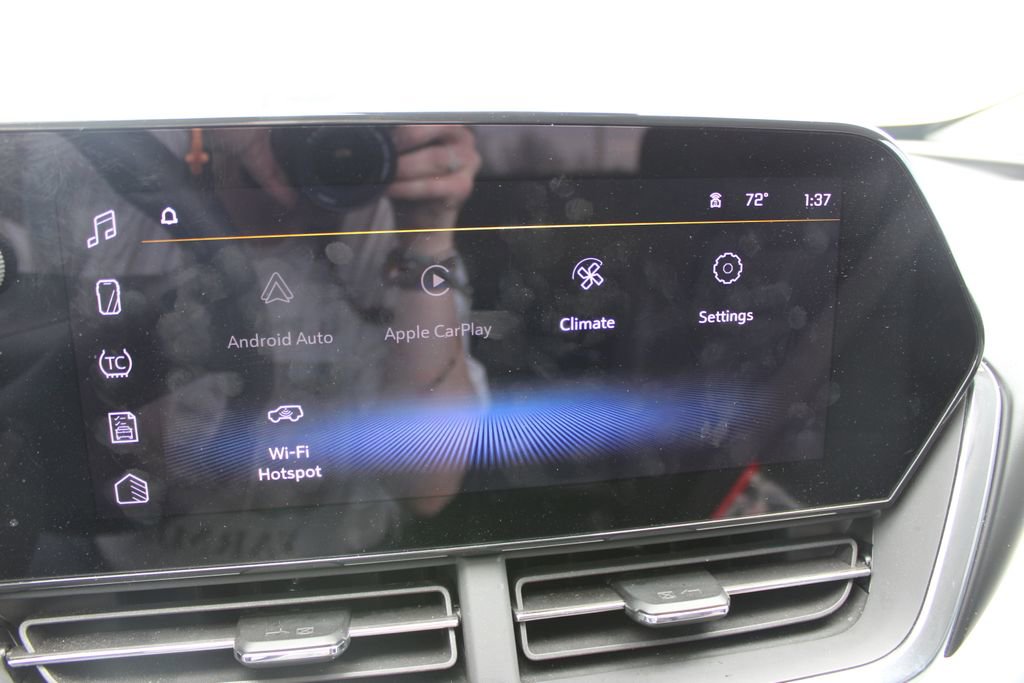 Used 2025 Chevrolet Trax LT image 46