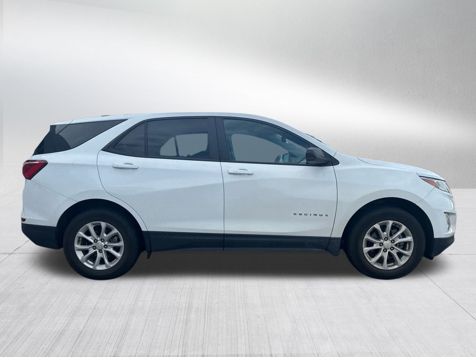 Used 2020 Chevrolet Equinox LS w/ LS Convenience Package AWD/4WD image 7