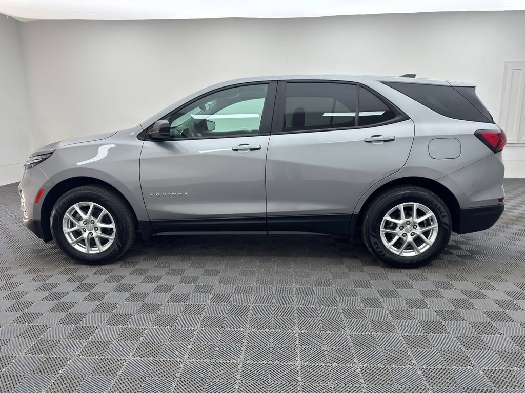 Used 2024 Chevrolet Equinox LS w/ LS Convenience Package AWD/4WD image 10