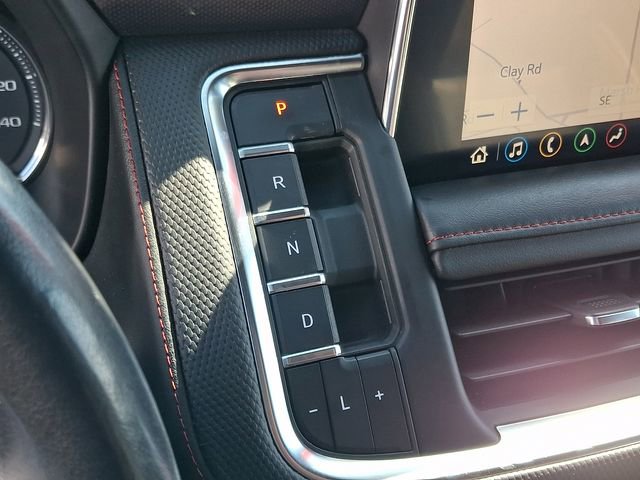 Used 2021 Chevrolet Suburban RST w/ Luxury Package image 15