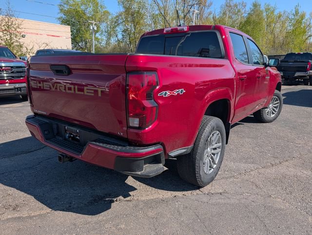 Used 2023 Chevrolet Colorado LT w/ LT Convenience Package II AWD/4WD image 3