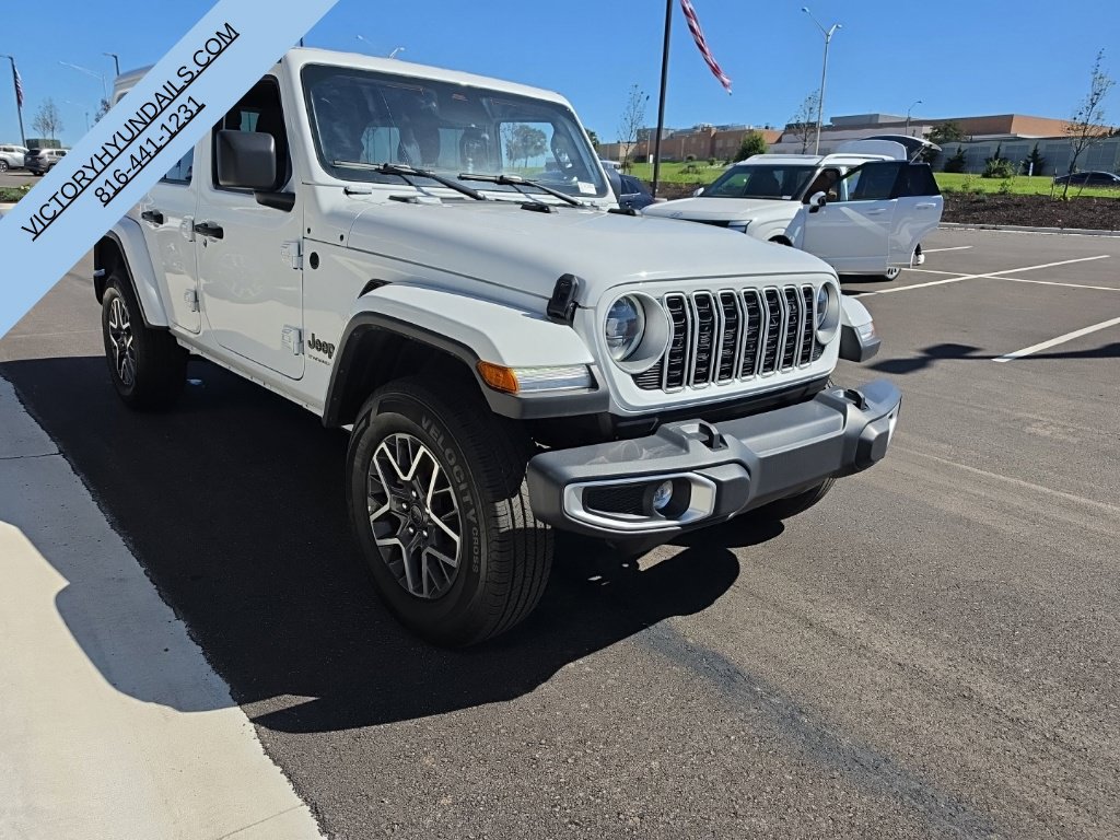 Used 2025 Jeep Wrangler Unlimited Sahara AWD/4WD image 8