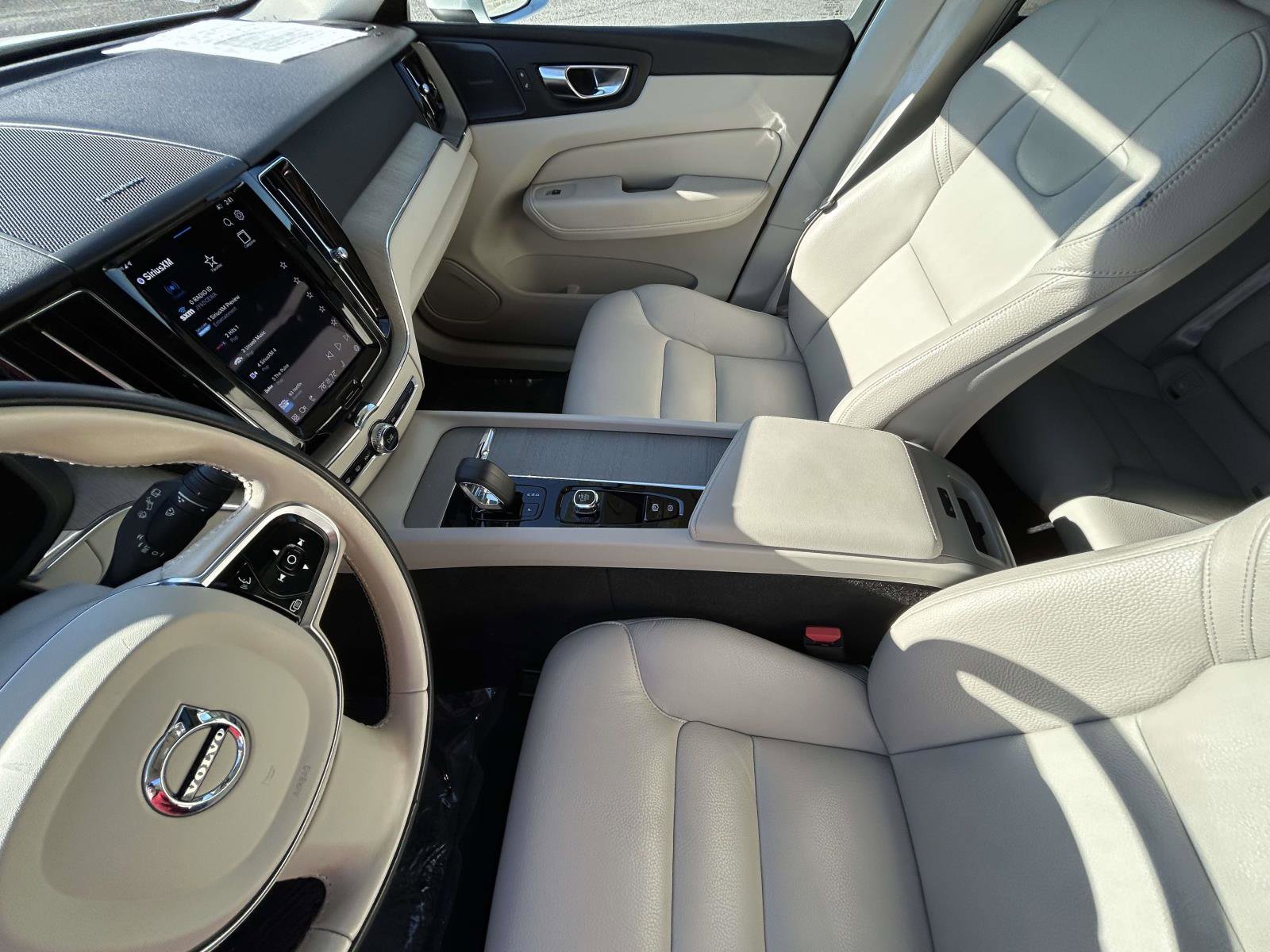 Certified 2023 Volvo XC60 B5 Plus w/ Climate Package image 10