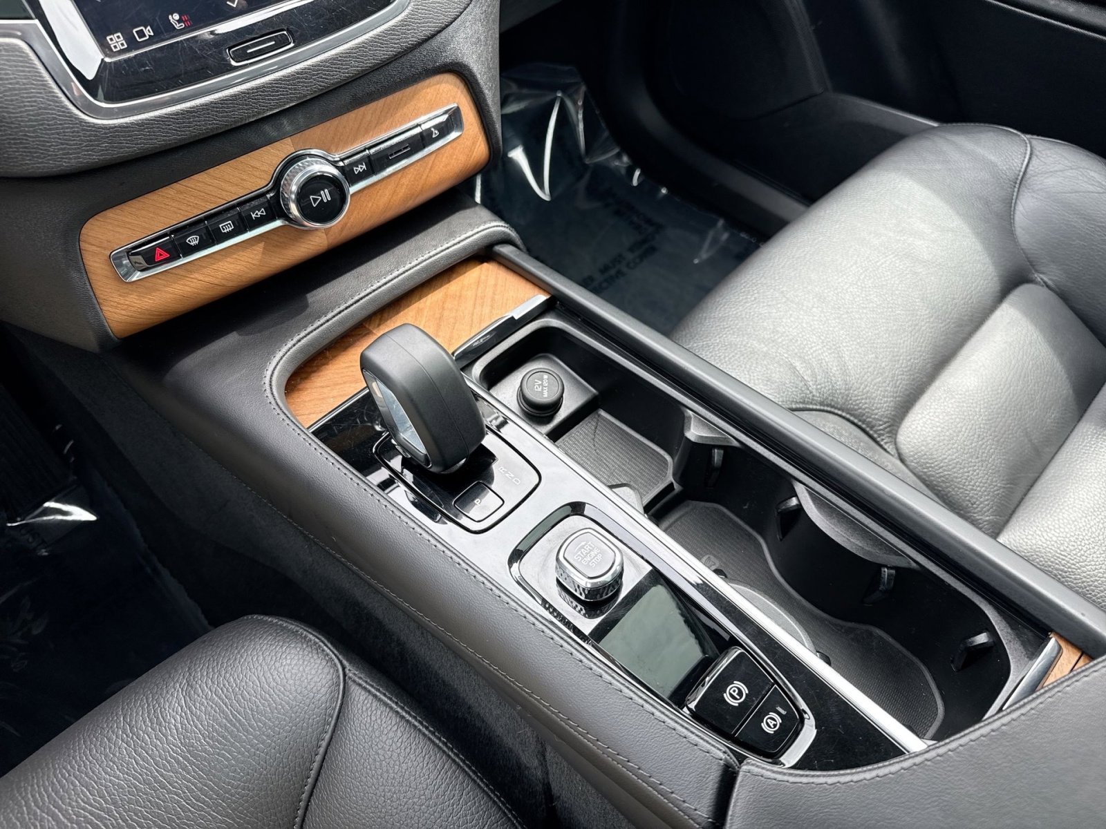 Certified 2023 Volvo XC90 B5 Plus w/ Protection Package Premier AWD/4WD image 23