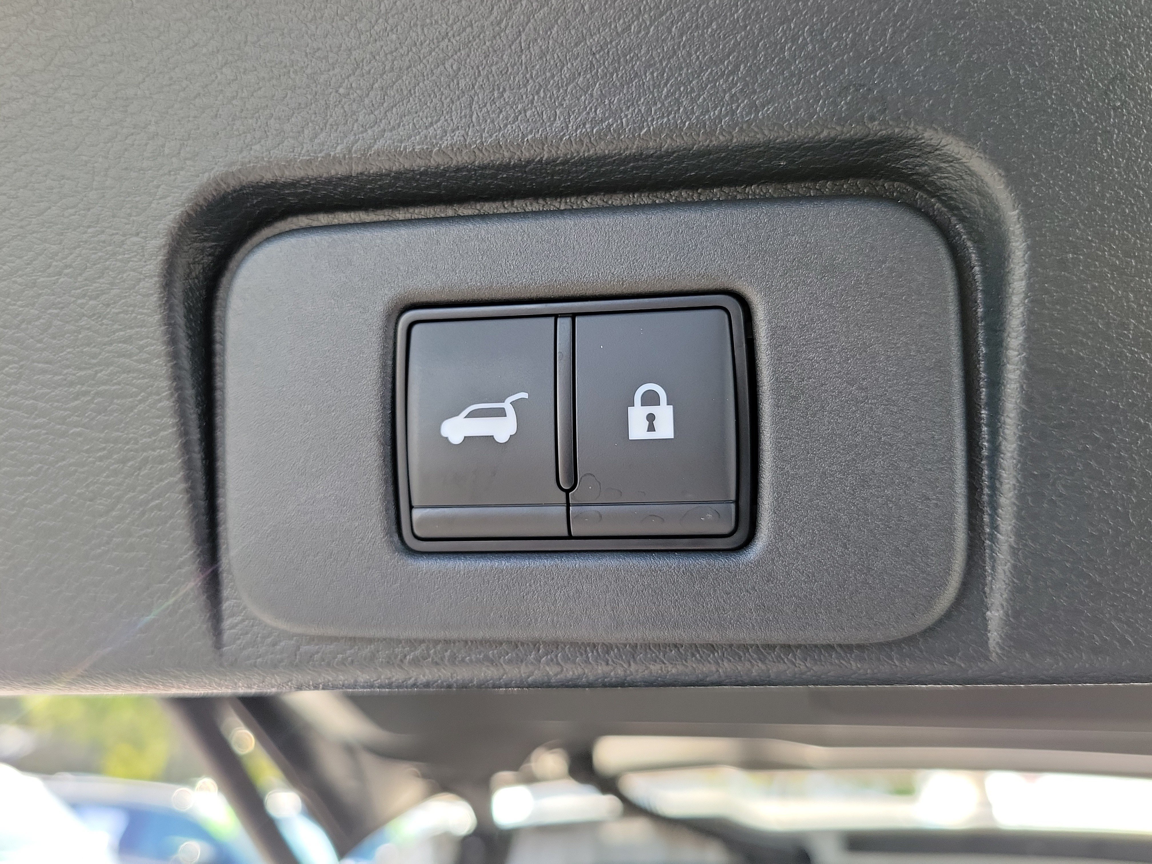Certified 2025 Nissan Rogue SL FWD image 10