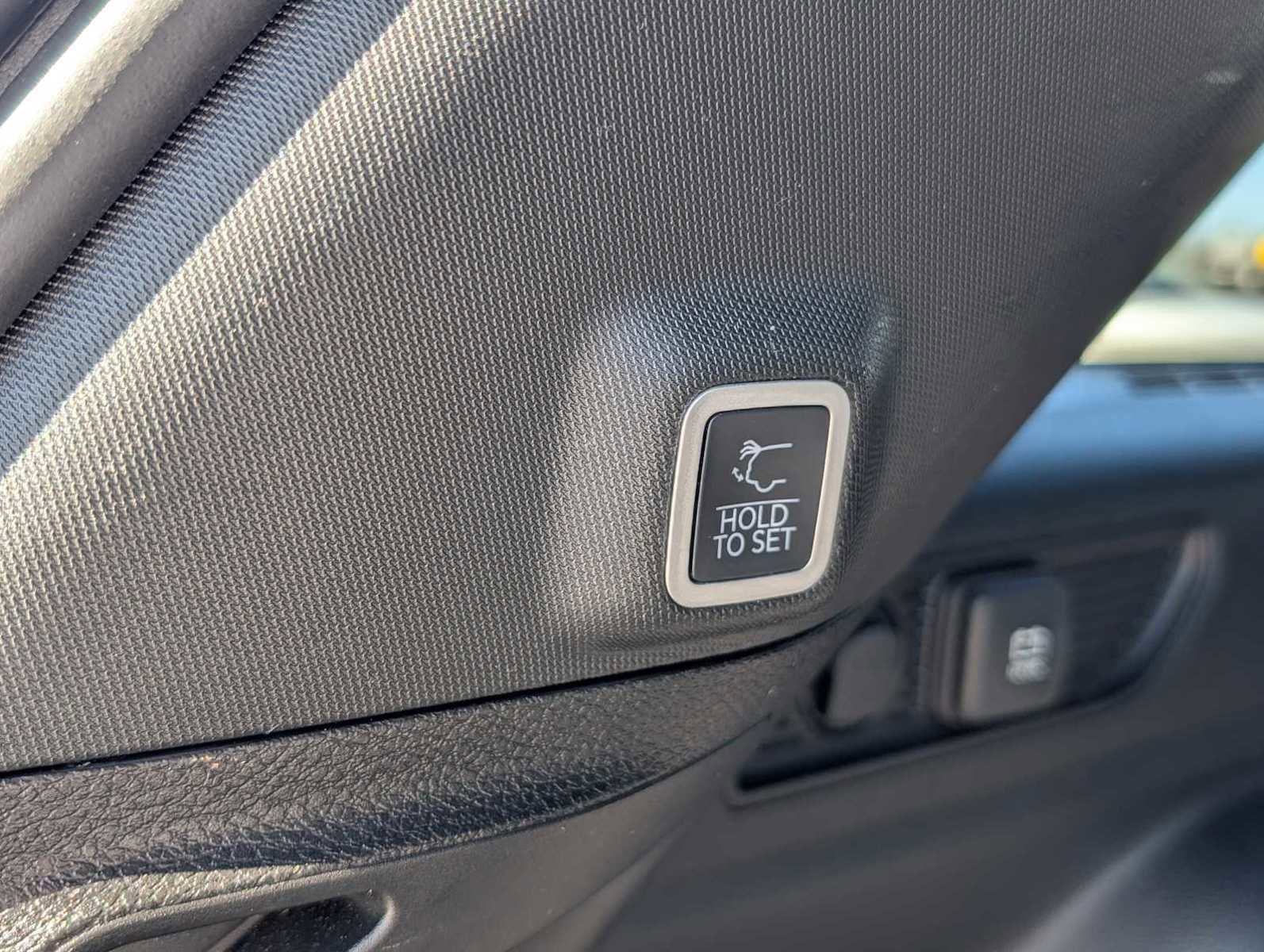 Used 2024 Jeep Grand Cherokee Limited image 28