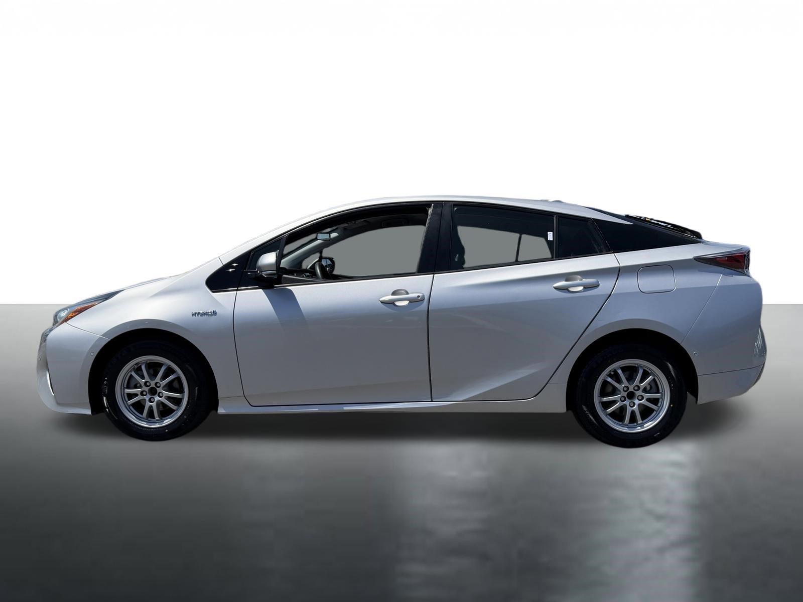 Used 2017 Toyota Prius Two w/ Prius Two Safety Plus Package FWD image 5