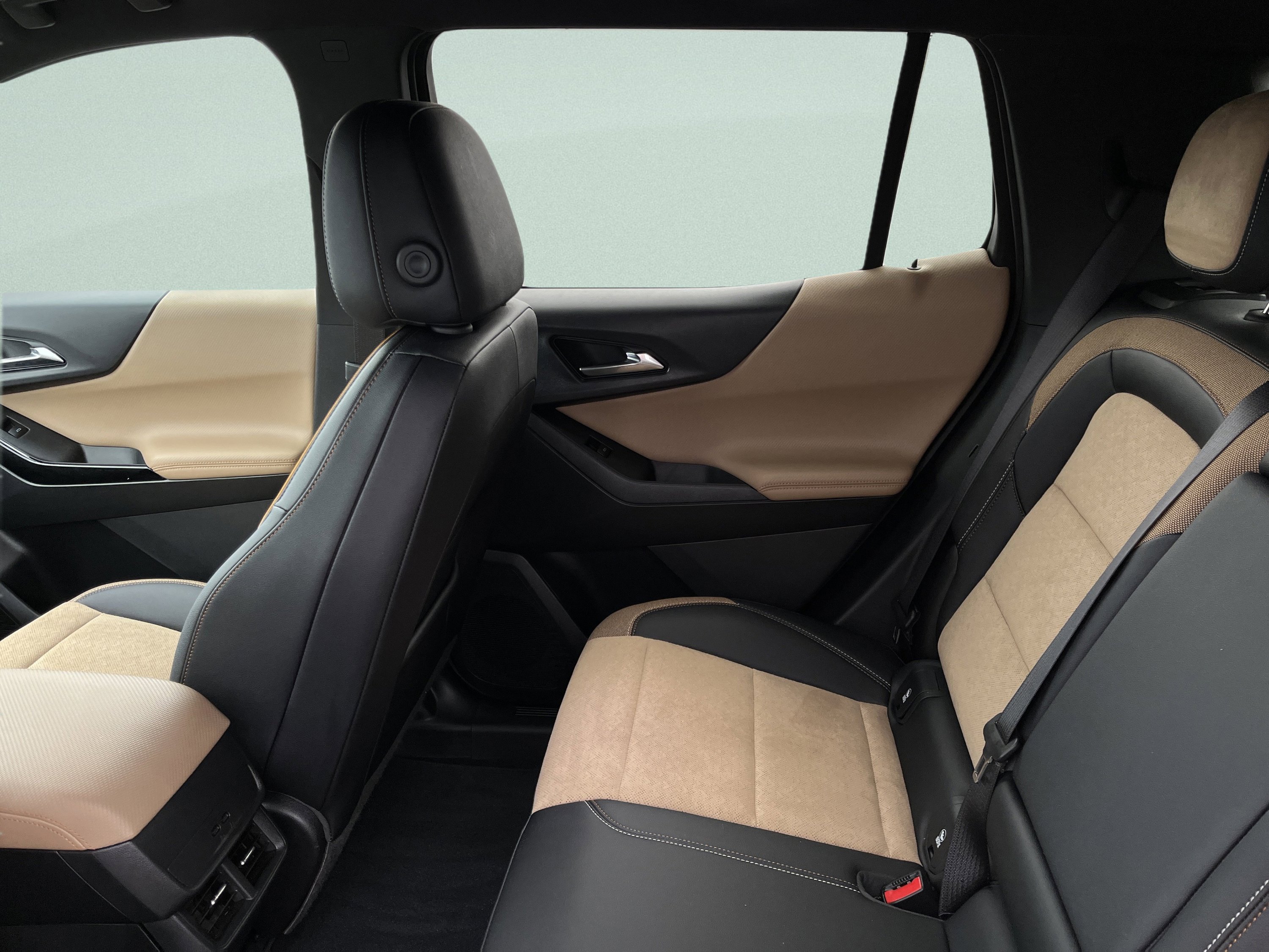 Used 2026 Chevrolet Equinox ACTIV w/ Safety and Technology Package image 24