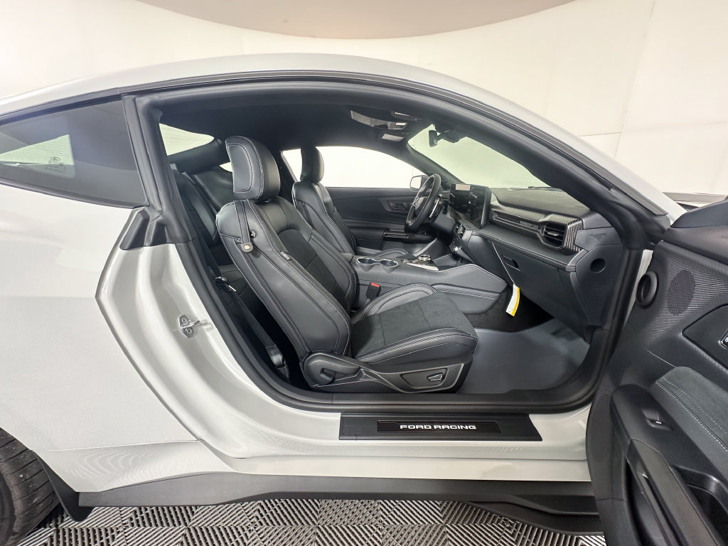 Used 2026 Ford Mustang Dark Horse SC RWD image 5
