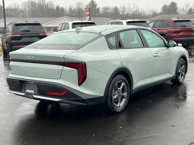 Used 2025 Kia K4 LXS image 36