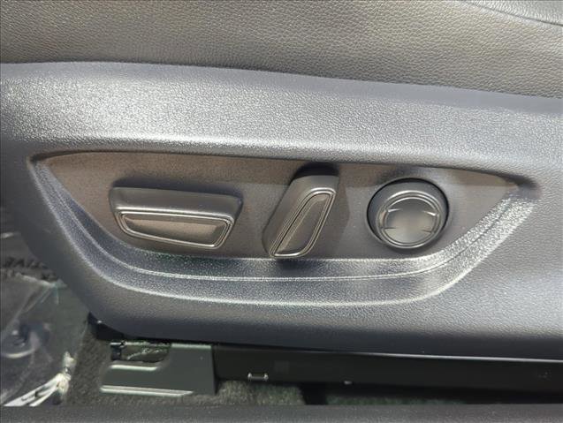 Used 2026 Toyota Camry XLE FWD image 13