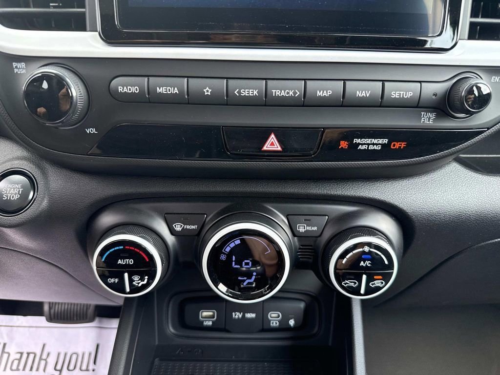 Used 2024 Hyundai Venue Limited image 22