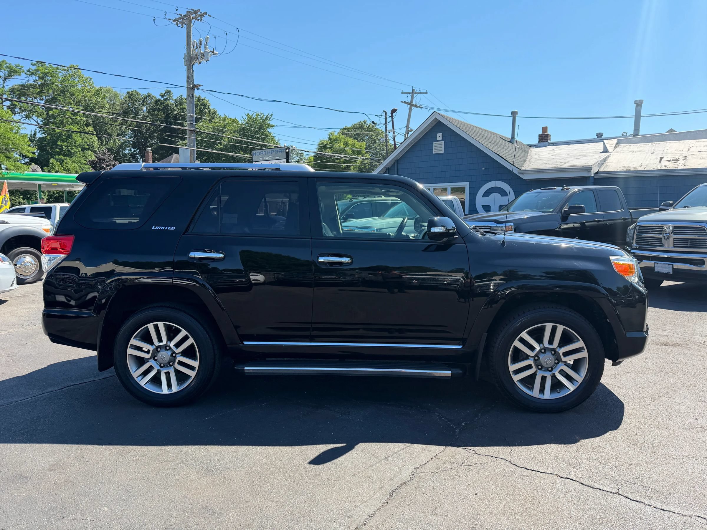 Used 2012 Toyota 4Runner Limited AWD/4WD image 7