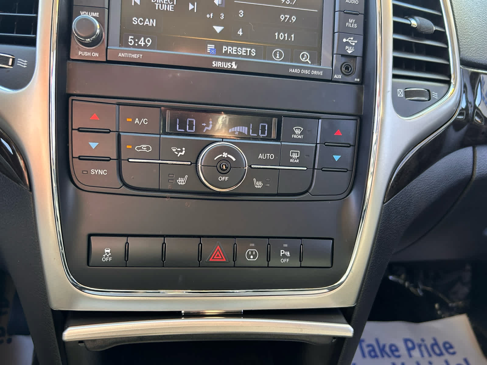 Used 2013 Jeep Grand Cherokee Laredo AWD/4WD image 18