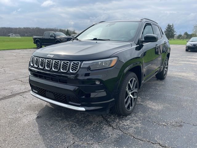 Used 2024 Jeep Compass Limited w/ Elite Group image 7