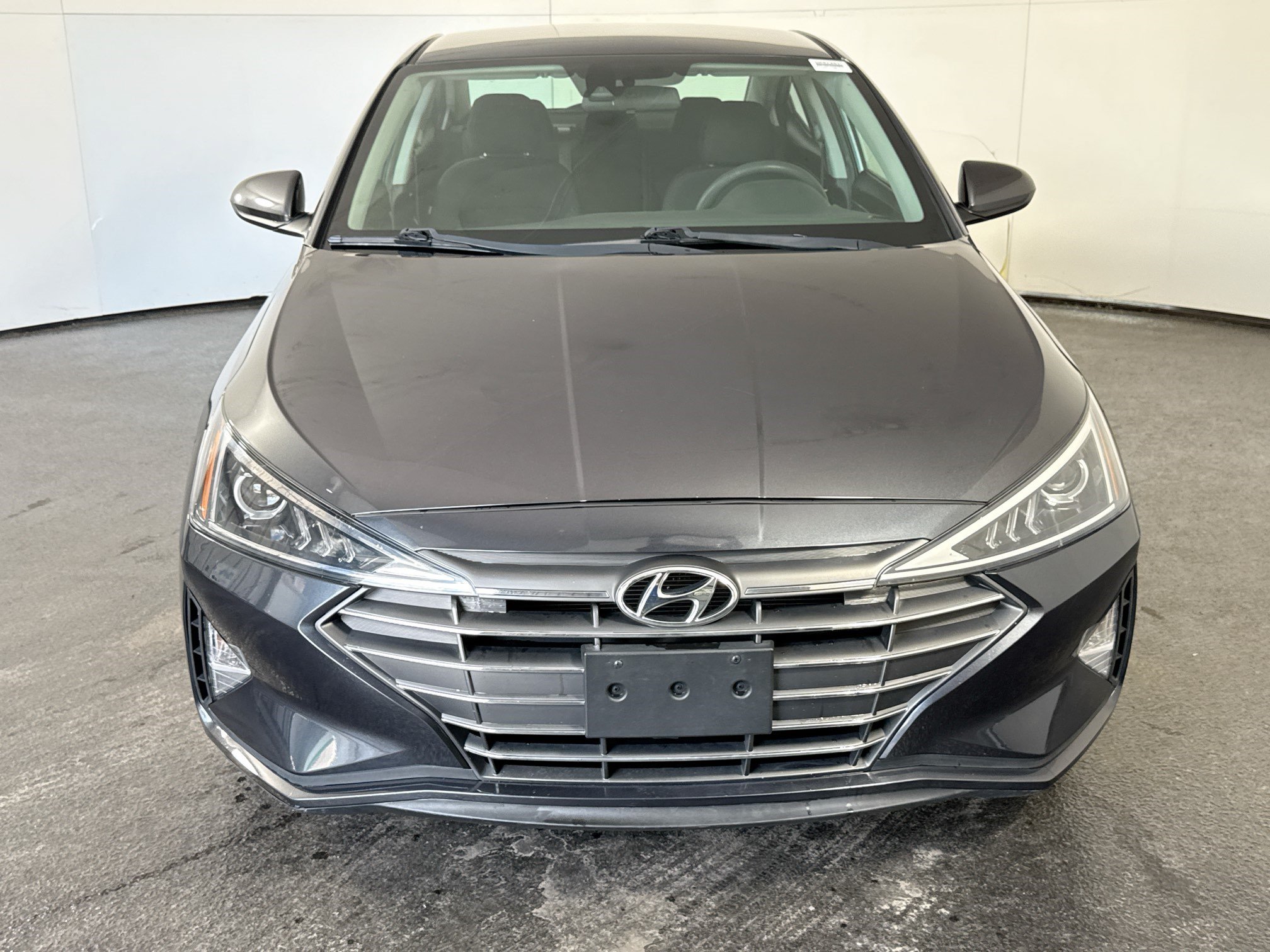 Used 2020 Hyundai Elantra SE w/ Cargo Package (C1) FWD image 2