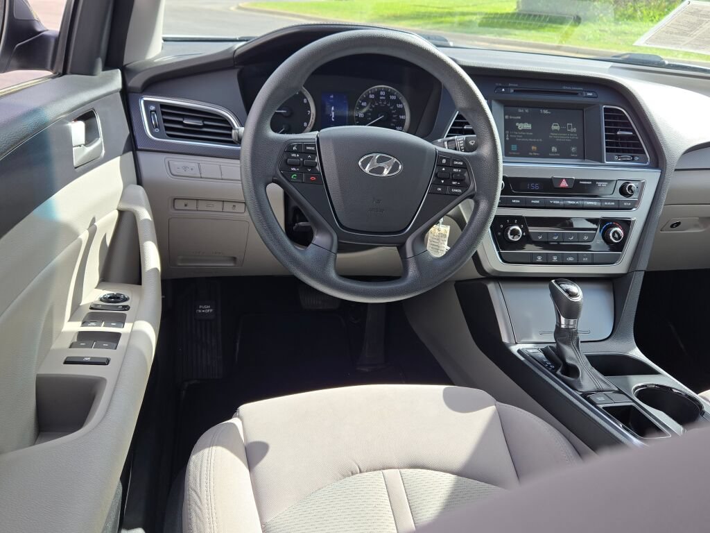 Used 2016 Hyundai Sonata Sport w/ Cargo Package FWD image 11
