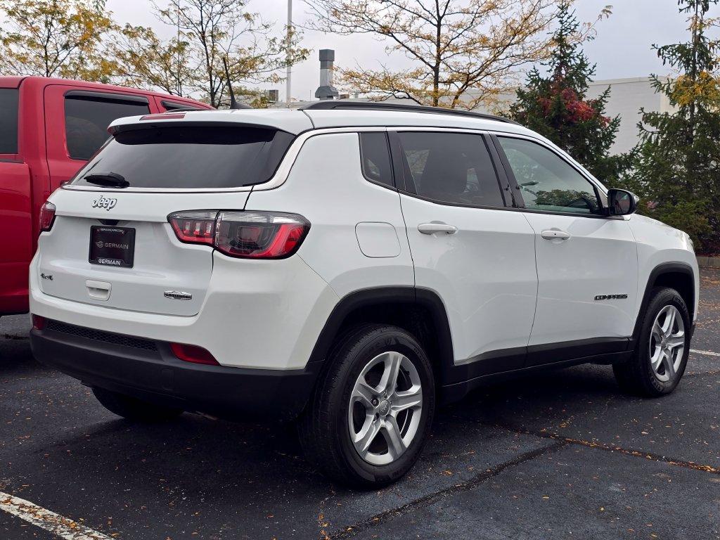 Used 2023 Jeep Compass Latitude w/ Sun and Sound Group AWD/4WD image 7
