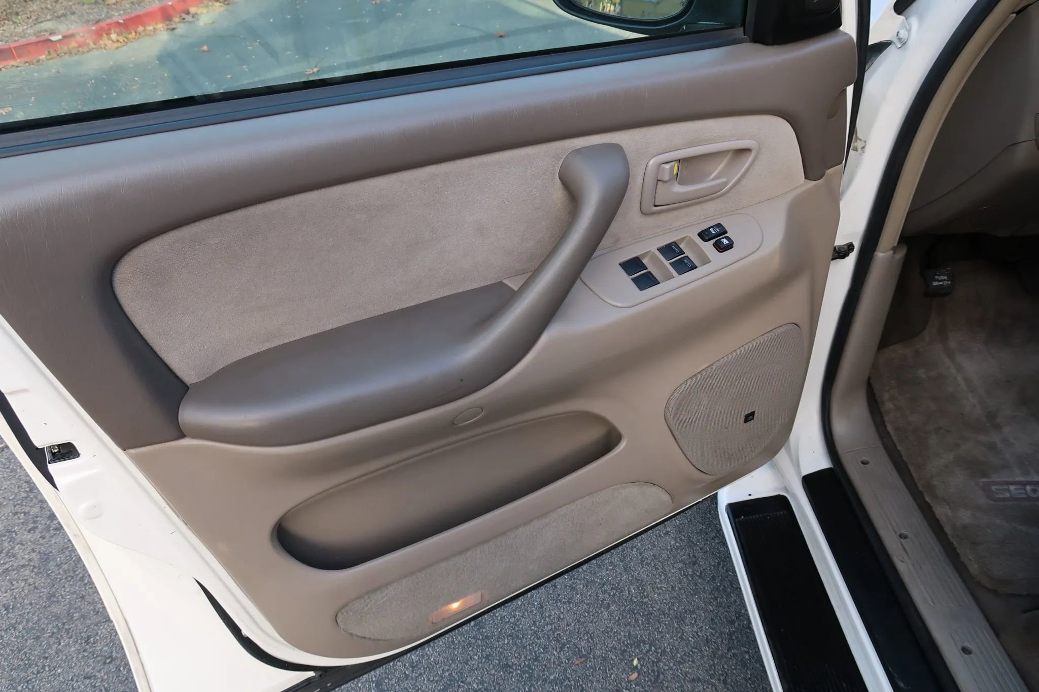 Used 2006 Toyota Sequoia SR5 RWD image 15