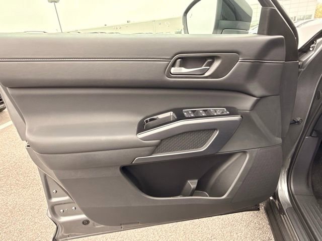 New 2026 Nissan Pathfinder SL image 10