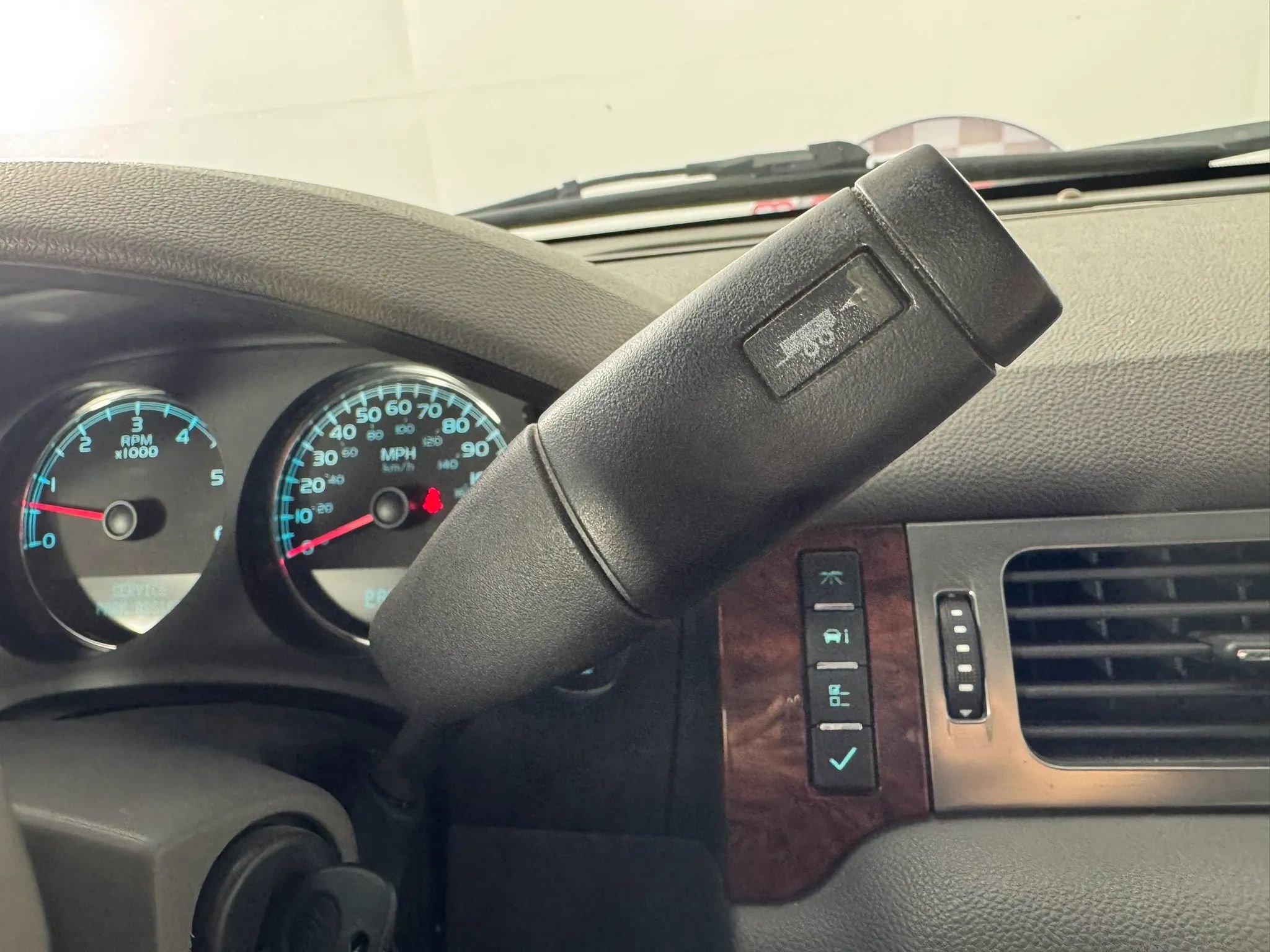 Used 2007 Chevrolet Suburban LTZ w/ LTZ Preferred Equipment Group AWD/4WD image 21