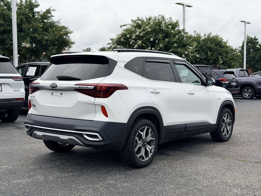 Used 2021 Kia Seltos EX AWD/4WD image 2