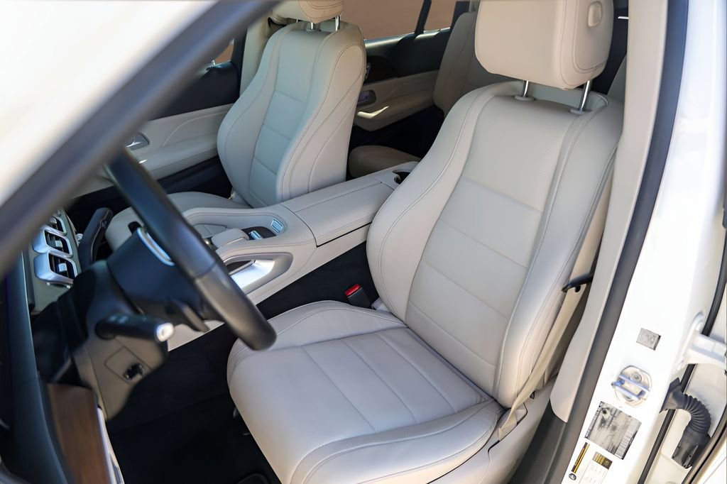 Used 2021 Mercedes-Benz GLS 450 4MATIC image 7