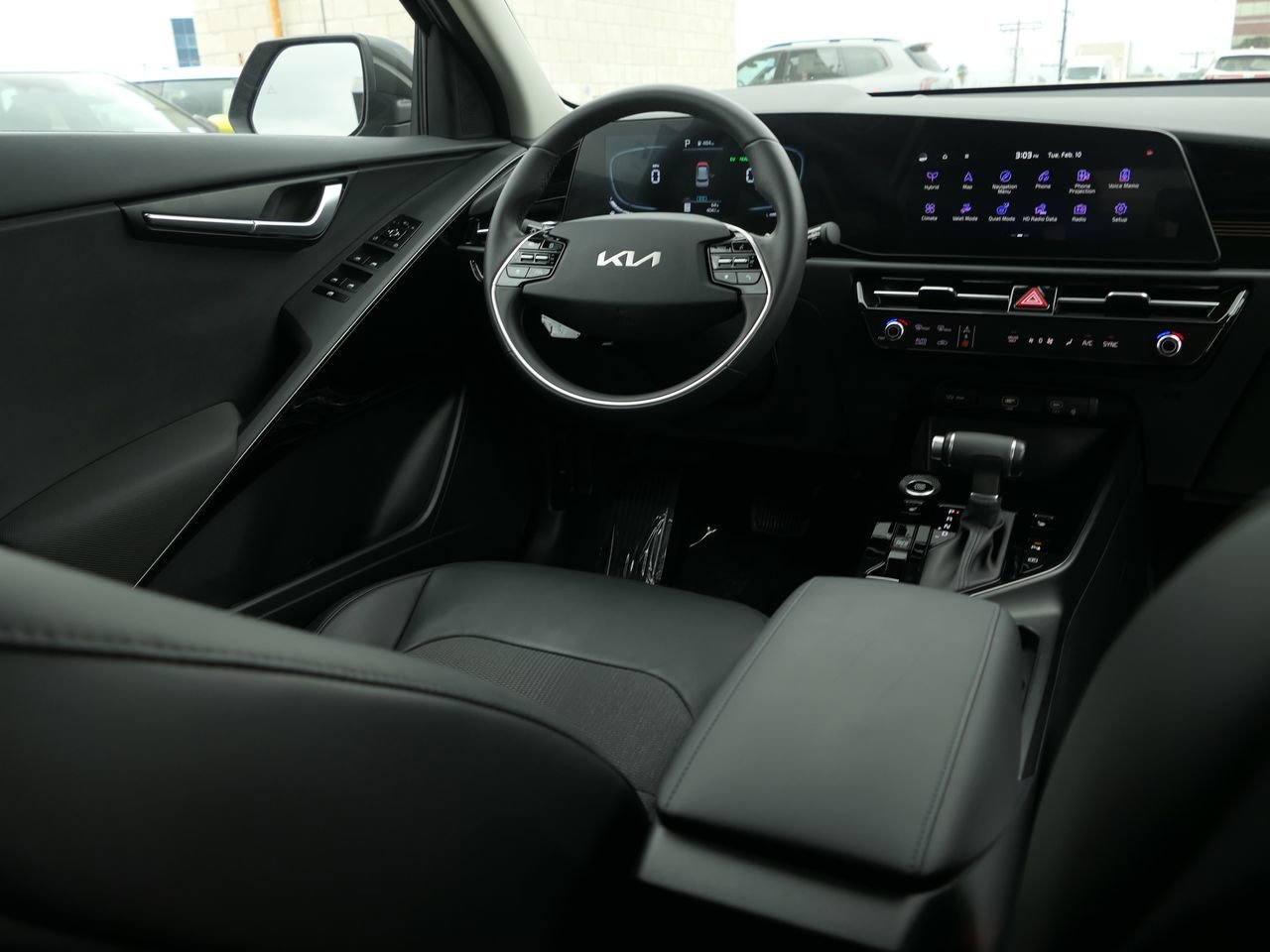 Certified 2025 Kia Niro EX image 25