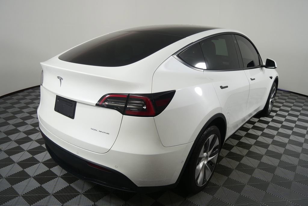 Used 2021 Tesla Model Y Long Range image 4