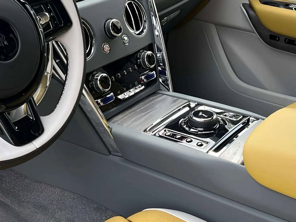 New 2026 Rolls-Royce Cullinan AWD/4WD image 7
